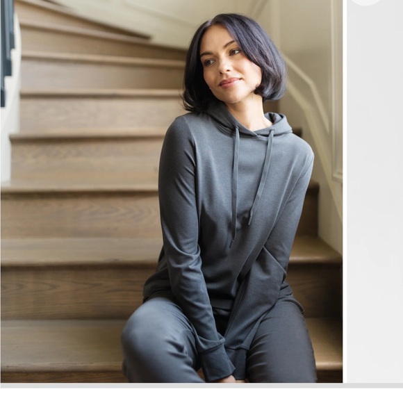 Women's Brushed Bamboo Charcoal Hoodie by Cozy Earth - Picture 4 of 4